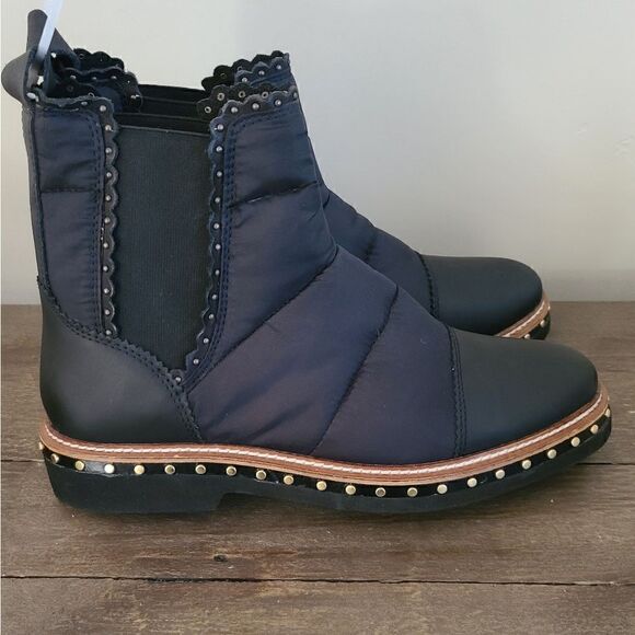 Free People Atlas Puffer Chelsea Ankle Boots NEW 7.5 - Picture 1 of 9